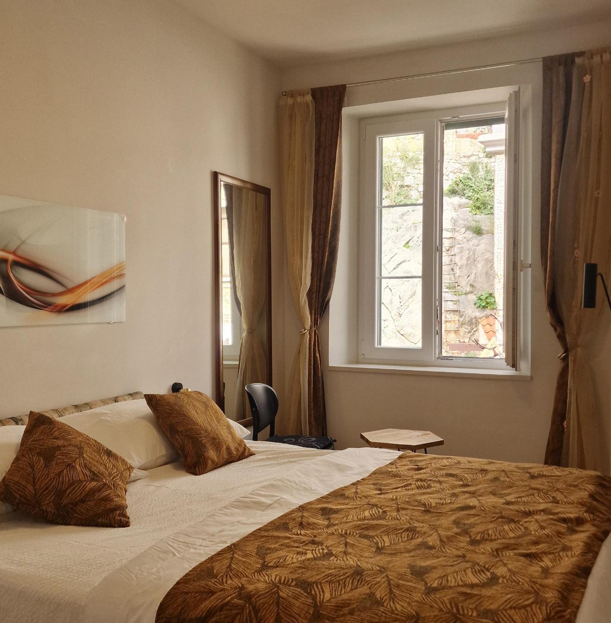 Old Town Apartment Omiš Extérieur photo